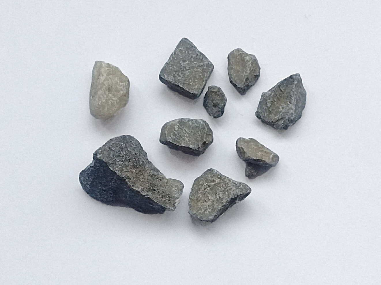 Piedras para tirar al río