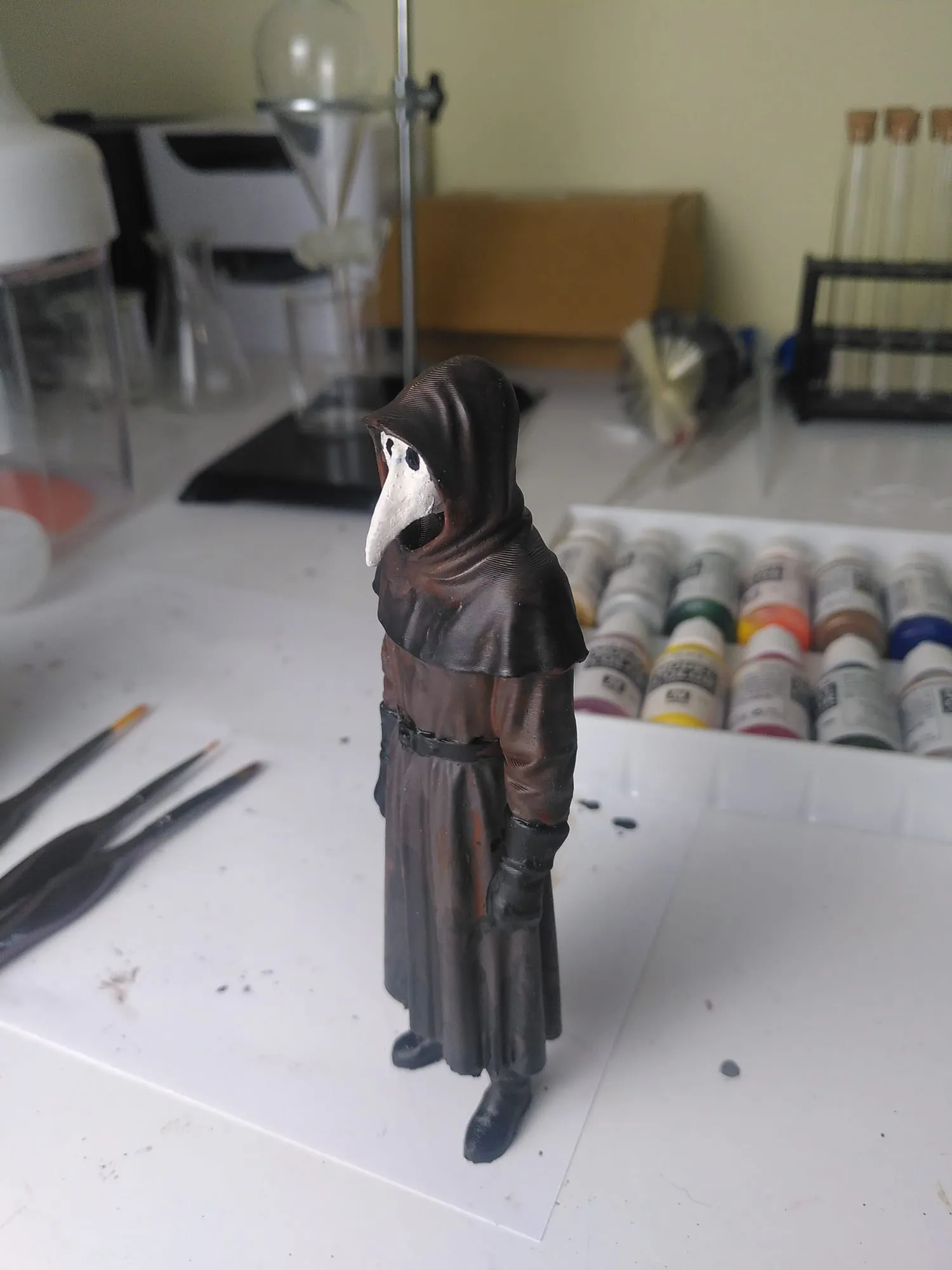 SCP-049 - Vista lateral